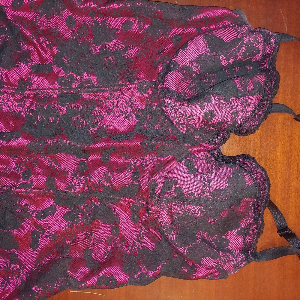 18/20 red black cacquie. Bustier
